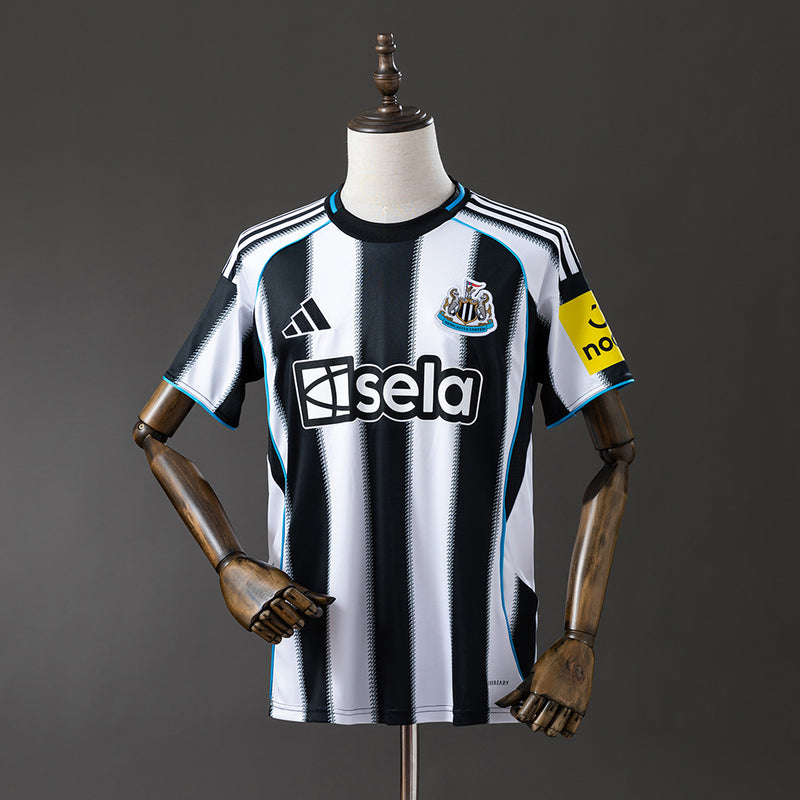 25-26 Newcastle primera equipación