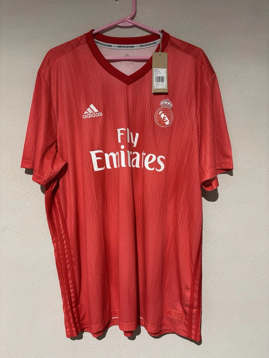18-19 Real Madrid tercera equipación