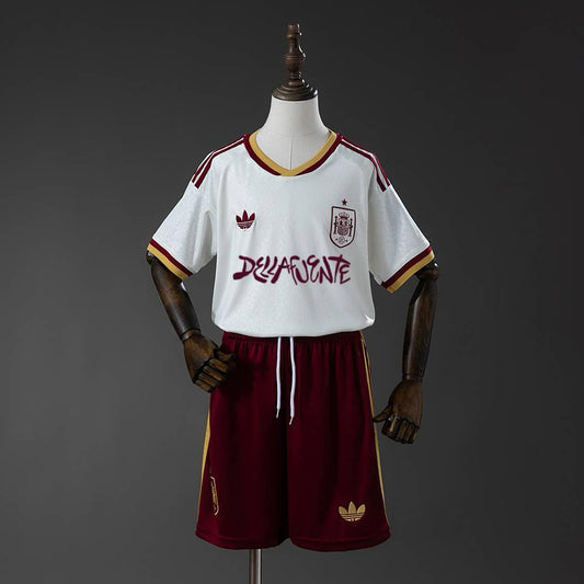 2026 España segunda x DELLAFUENTE equipación niño