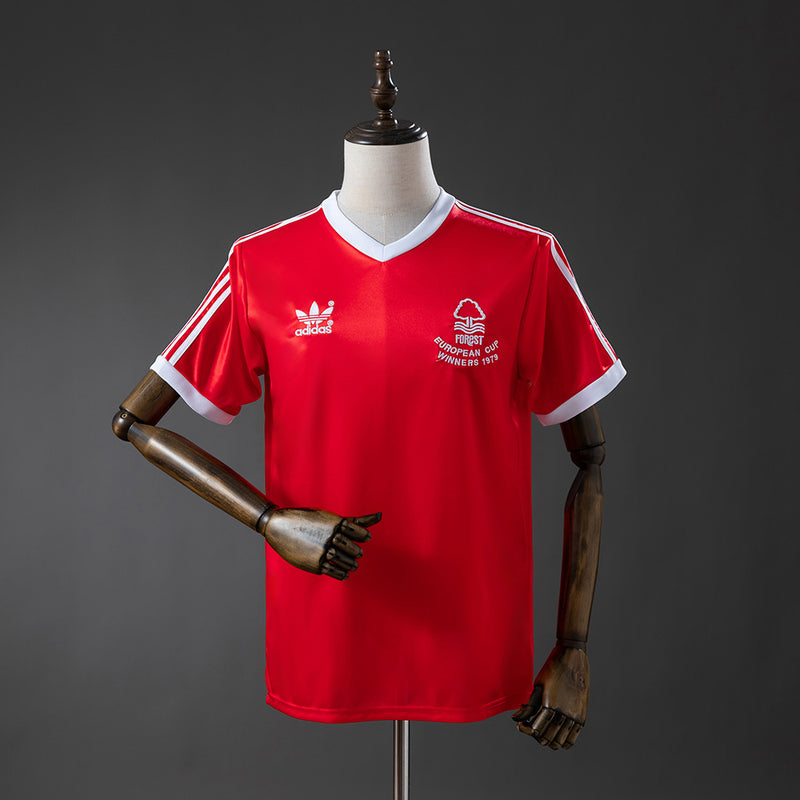 77-80 Nottingham Forest primera equipación