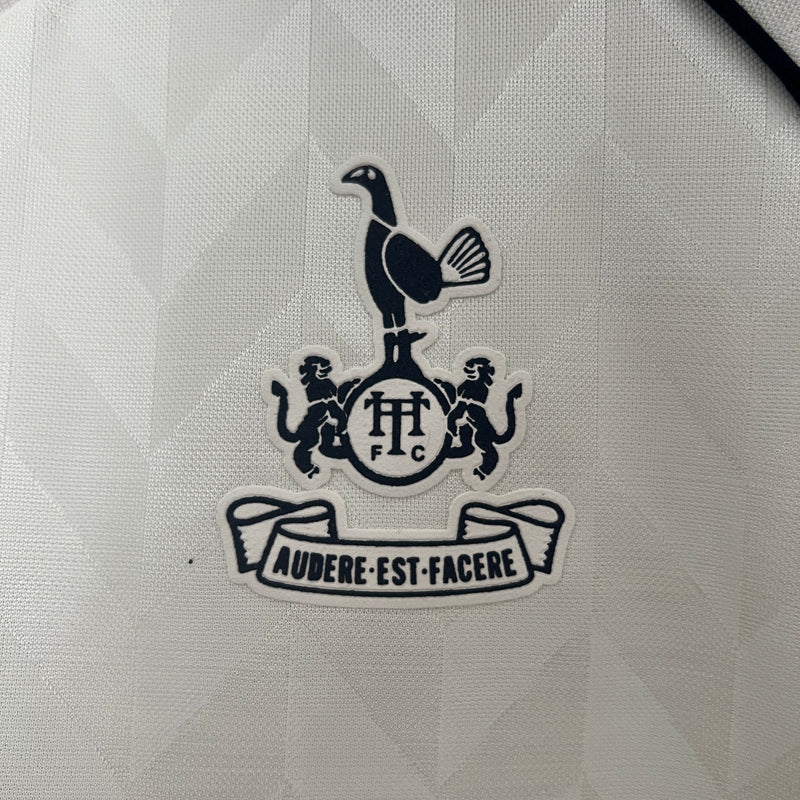 87-89 Tottenham primera equipación