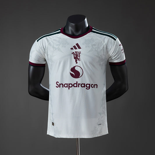 26-27 Manchester United tercera equipación