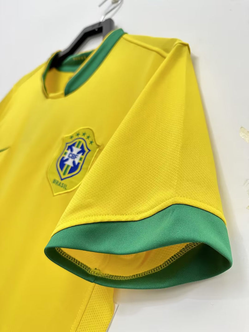 06 Selección Brasil primera equipacion