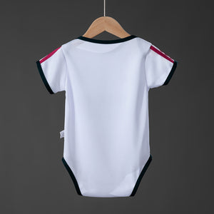 26-27 Real Madrid primera equipación body para bebé