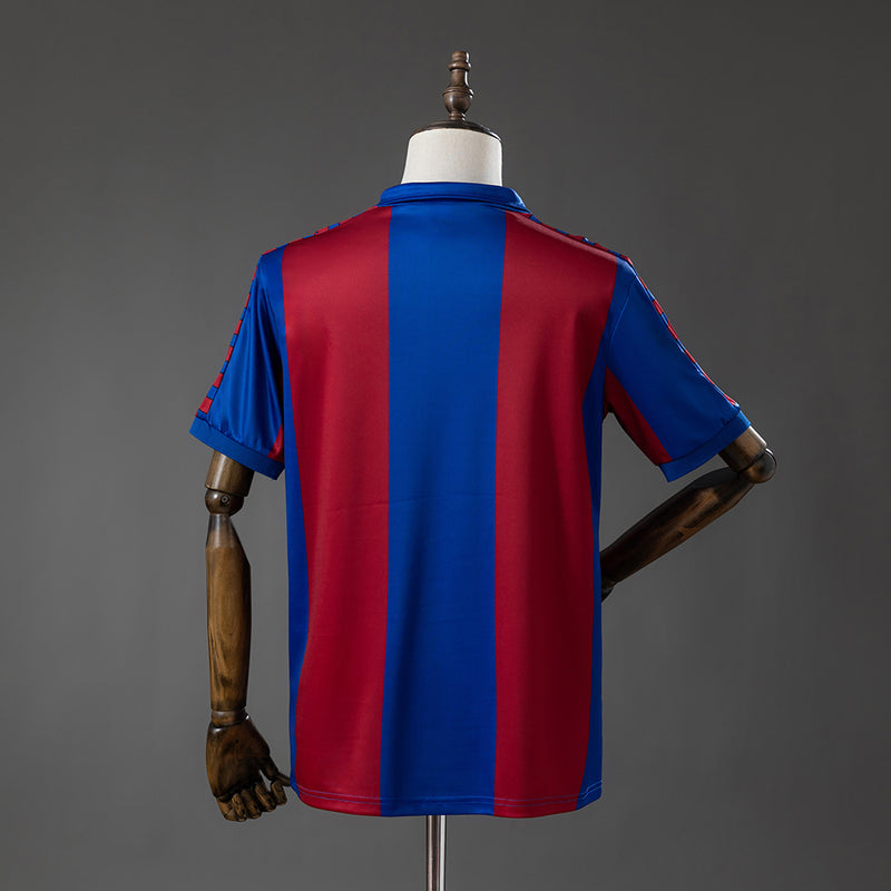 82-84 Barcelona primera equipación