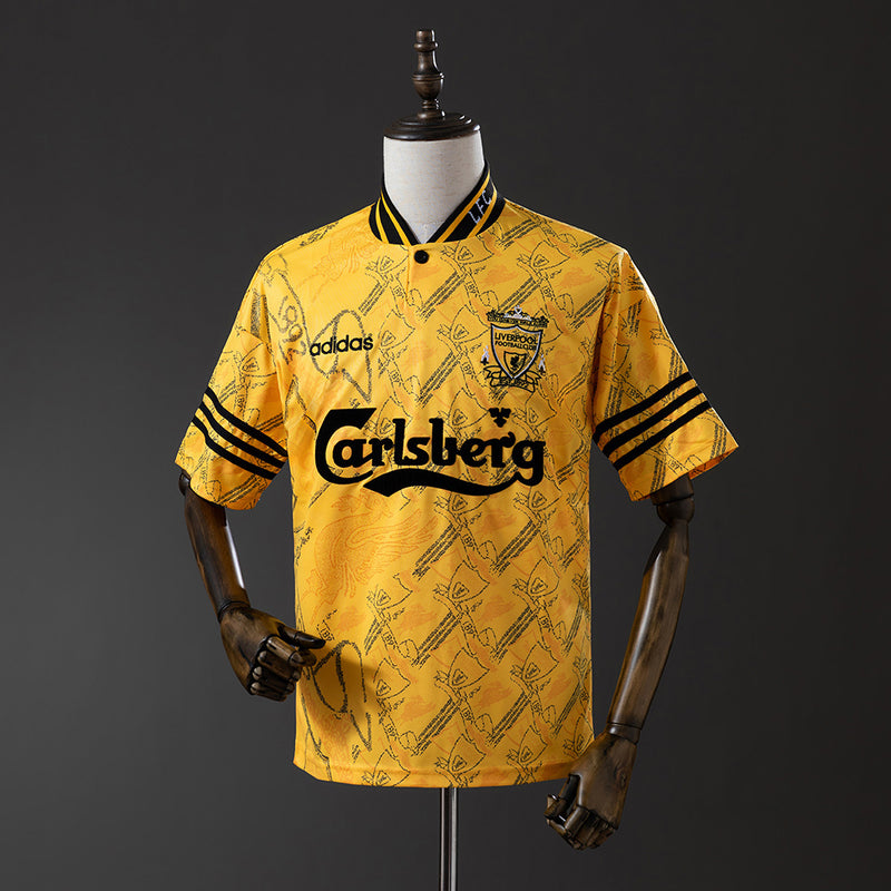 94-96 Liverpool tercera equipación