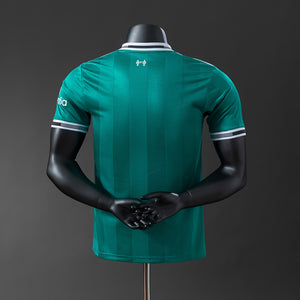 25-26 Liverpool tercera equipación