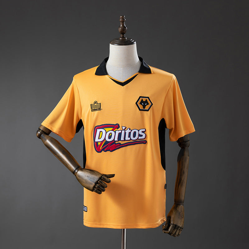 02-04 Wolverhampton primera equipación