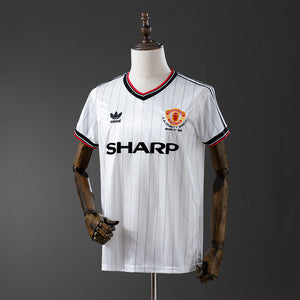 83-84 Manchester United equipación charity shield