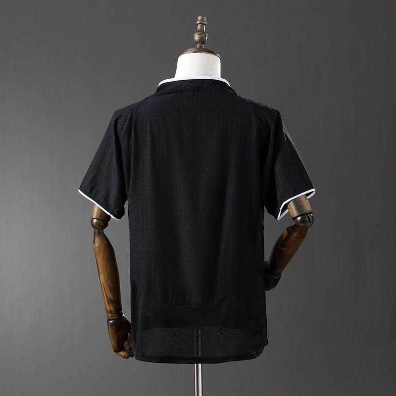 03-05 Manchester United segunda equipación