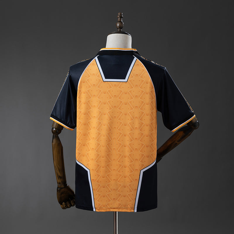 96-98 Wolverhampton primera equipación