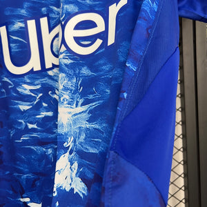 25-26 Como primera equipación