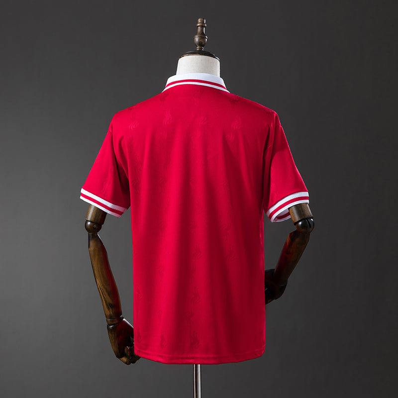 96-98 Liverpool primera equipación