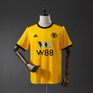 18-19 Wolverhampton primera equipación