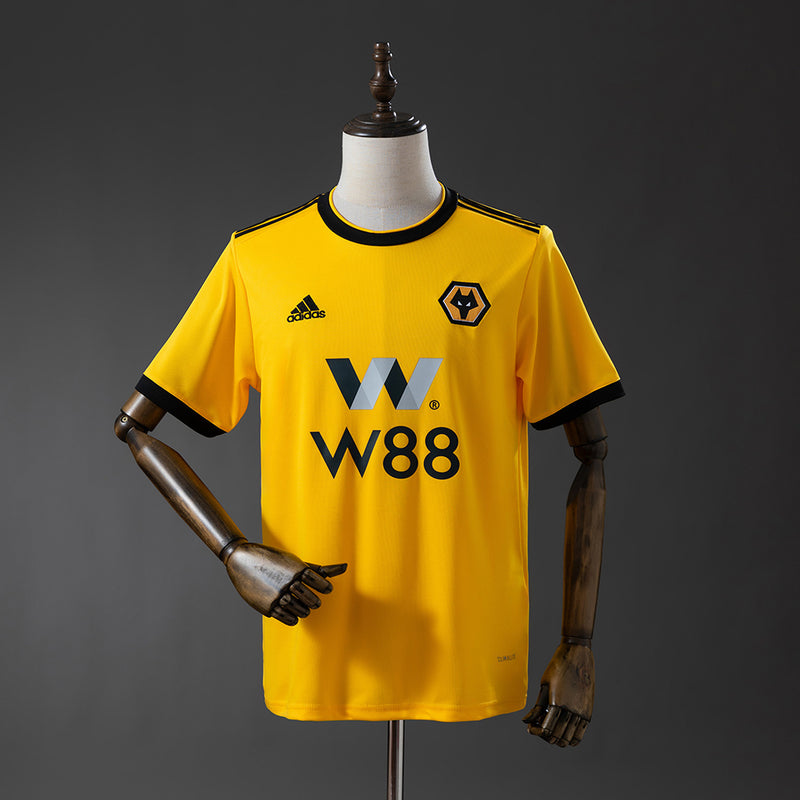 18-19 Wolverhampton primera equipación