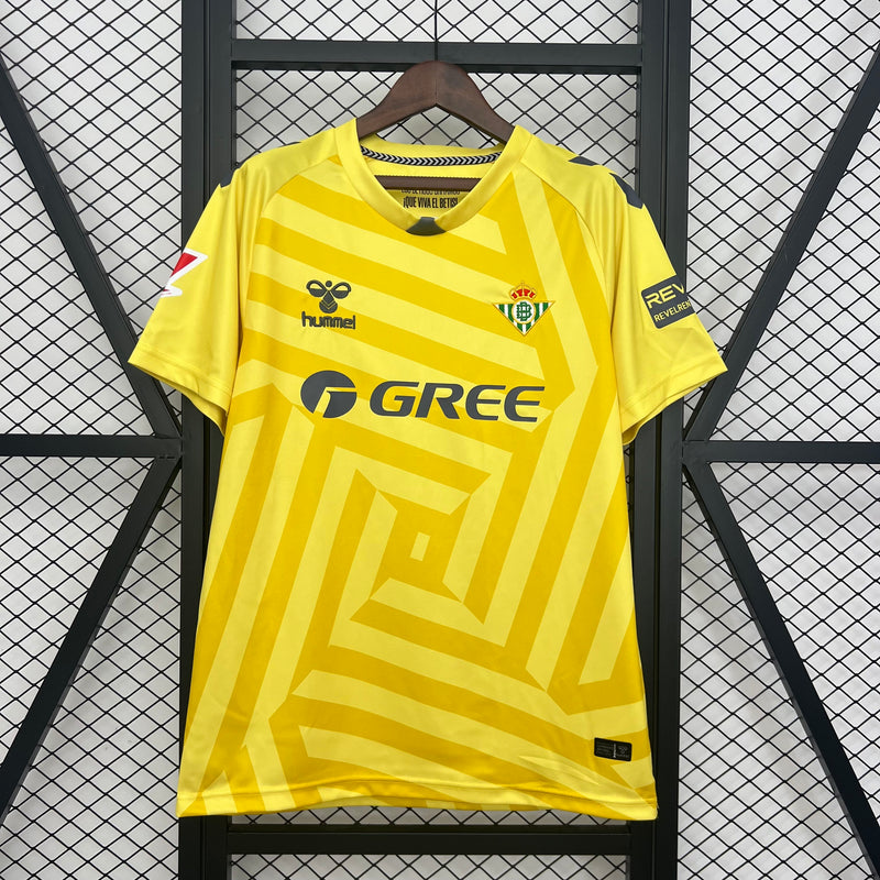 25-26 Betis primera equipación portero