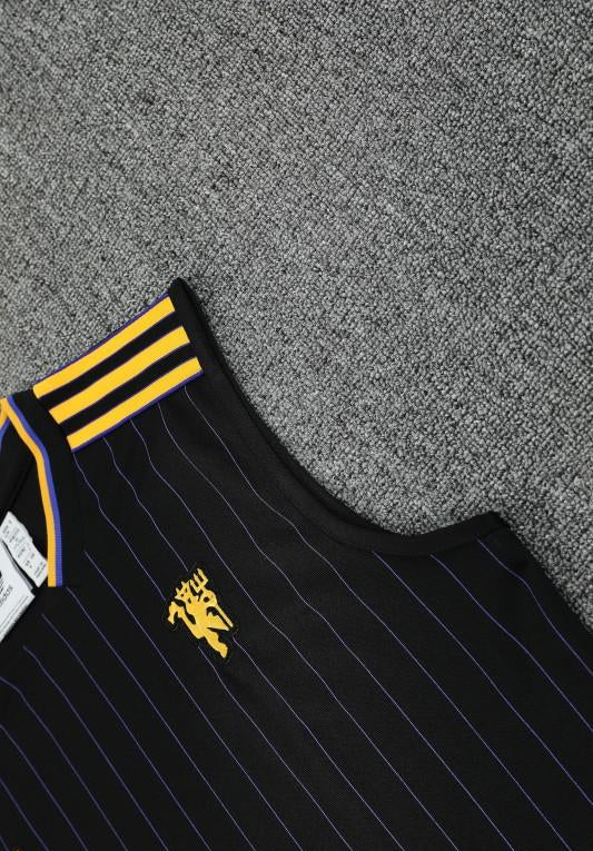 25-26 Manchester United Terrace Icons conjunto sin mangas Negro