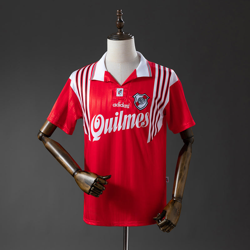 96-98 River Plate segunda equipación