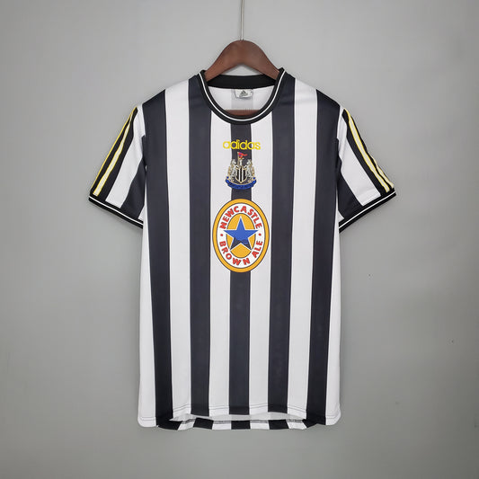 97-99 Newcastle primera equipación