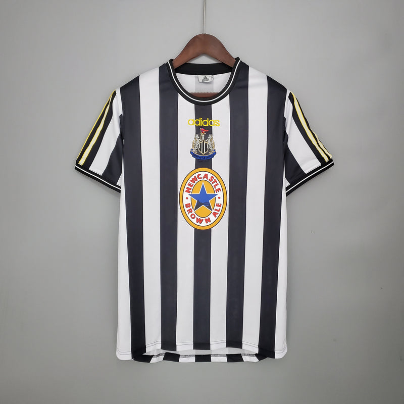 97-99 Newcastle primera equipación