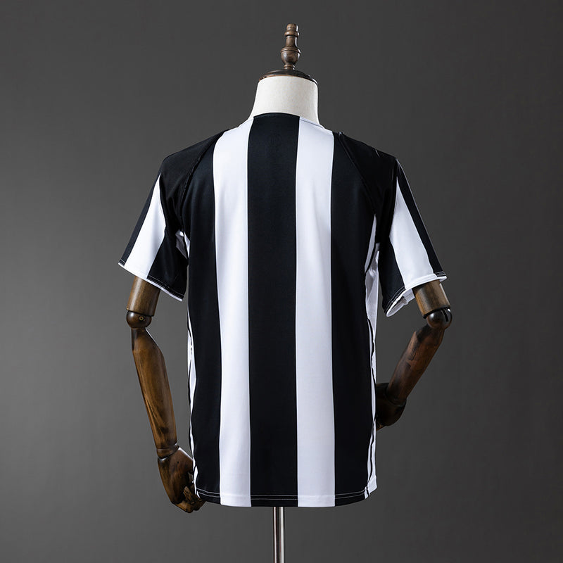 04-05 Juventus primera equipación