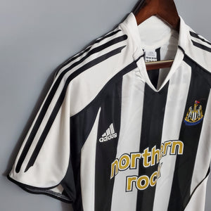 05-07 Newcastle primera equipación