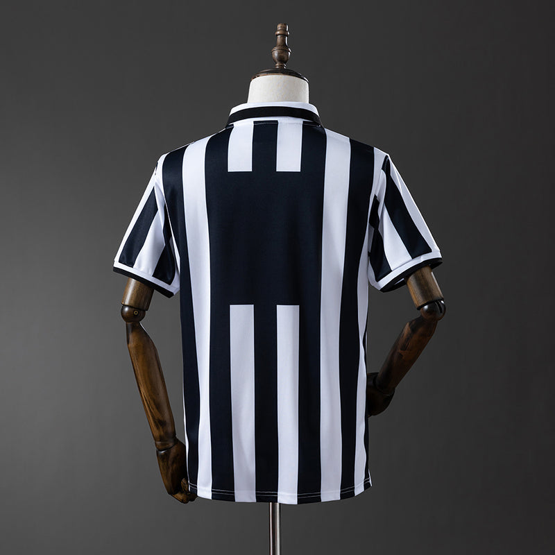 95-97 Juventus primera equipación
