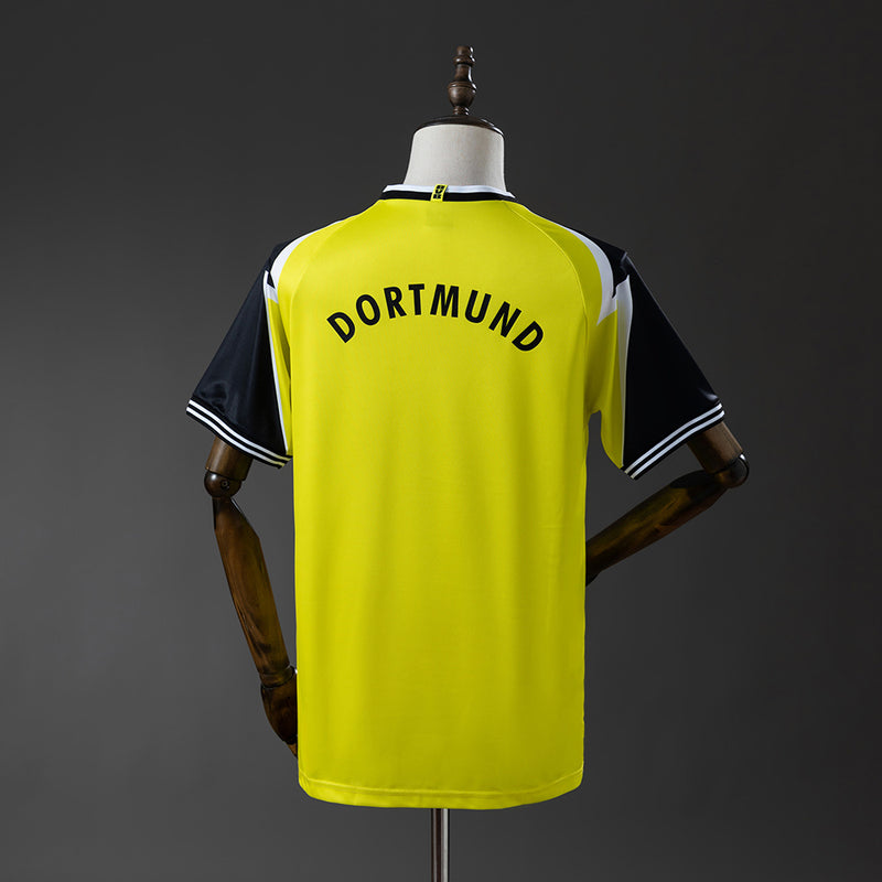 95-96 Borussia Dortmund primera equipación