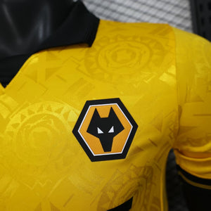25-26 Wolverhampton primera equipación