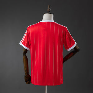 82-84 Nottingham Forest primera equipación