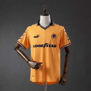 98-00 Wolverhampton primera equipación