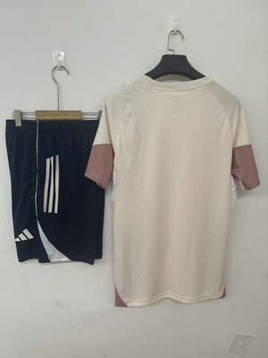 25-26 Aston Villa cuarto conjunto de entrenamiento